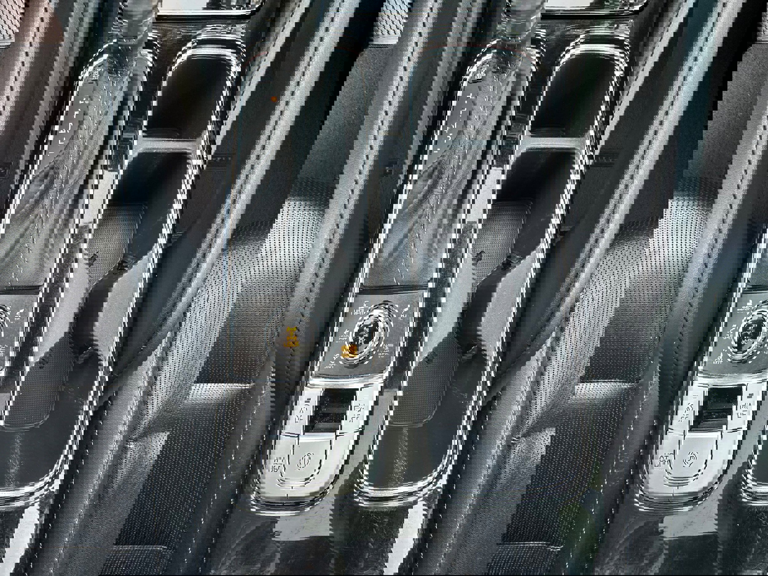 Used 2022 Kia Telluride S image 39