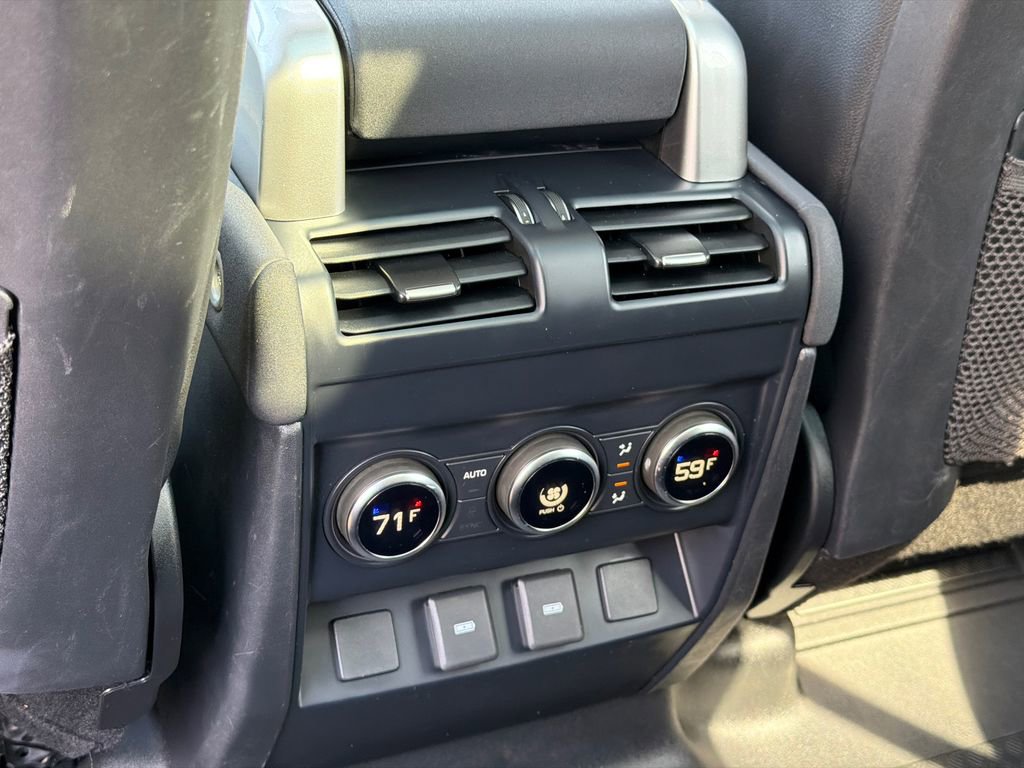 Used 2023 Land Rover Defender 130 S image 21