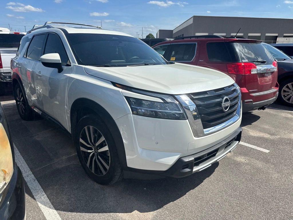 Used 2024 Nissan Pathfinder Platinum w/ Cargo Package AWD/4WD image 1