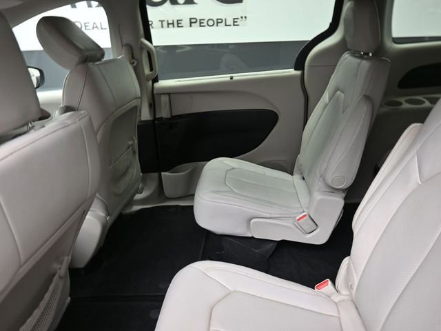Used 2021 Chrysler Voyager Lxi image 23