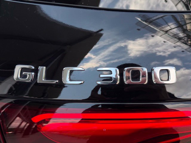 Used 2023 Mercedes-Benz GLC 300 4MATIC image 9