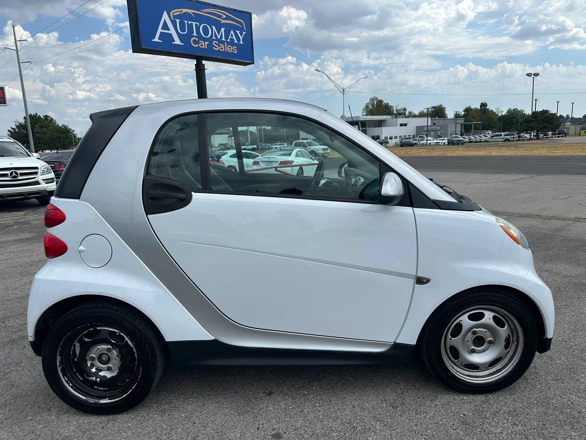 Used 2015 smart fortwo pure RWD image 24