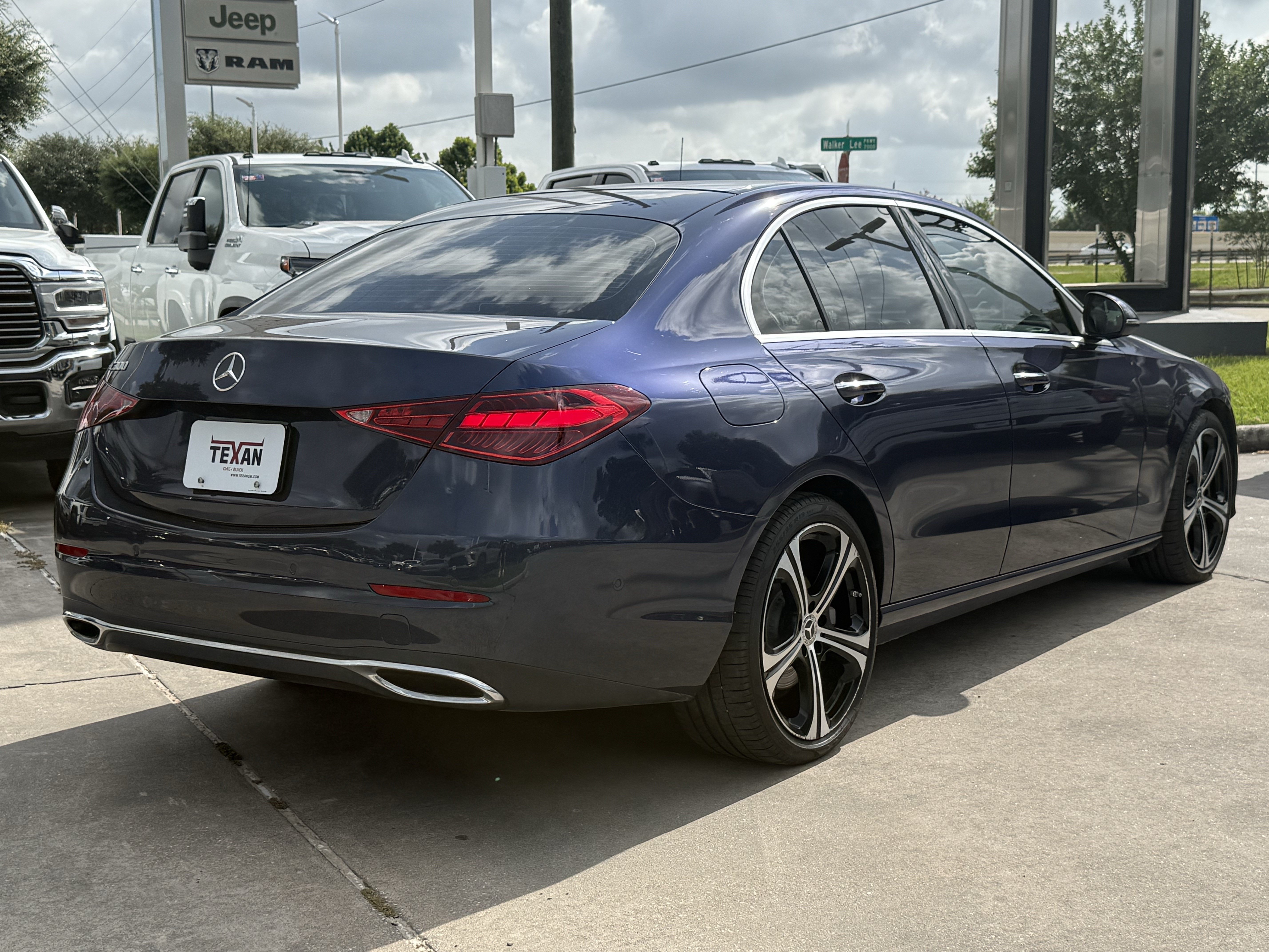 Used 2024 Mercedes-Benz C 300 Sedan image 5