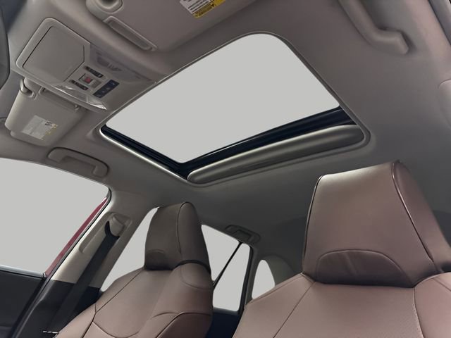 Used 2019 Toyota RAV4 XLE w/ Phone Cable & Charge Package image 20