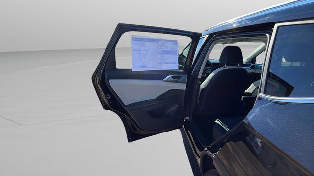 New 2026 Volkswagen Taos SE image 19