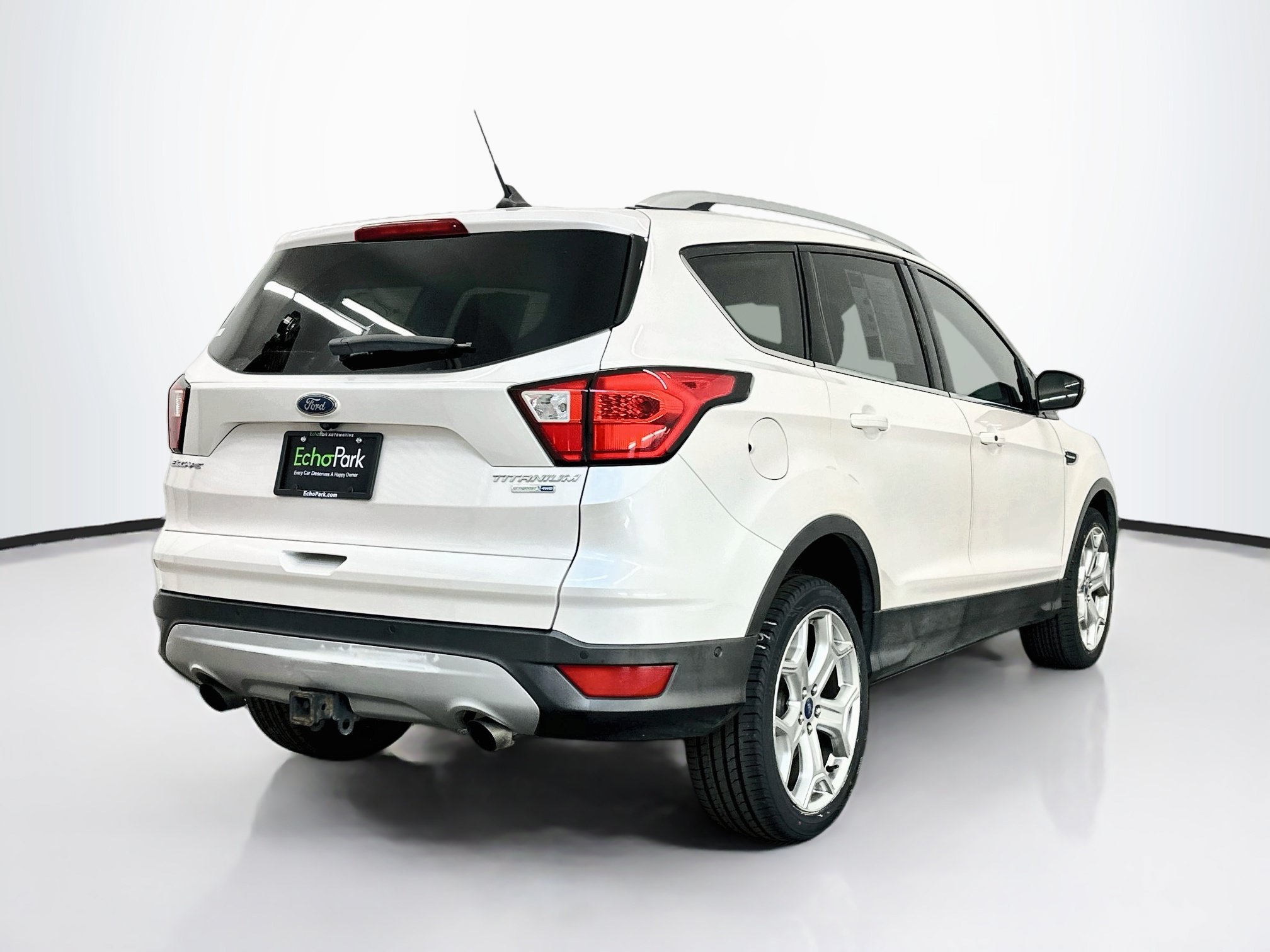Used 2019 Ford Escape Titanium w/ U9j03 - Titanium Tow Package AWD/4WD image 9
