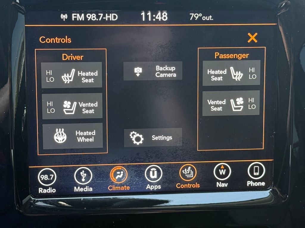 Used 2019 Jeep Cherokee Limited w/ Luxury Group AWD/4WD image 3