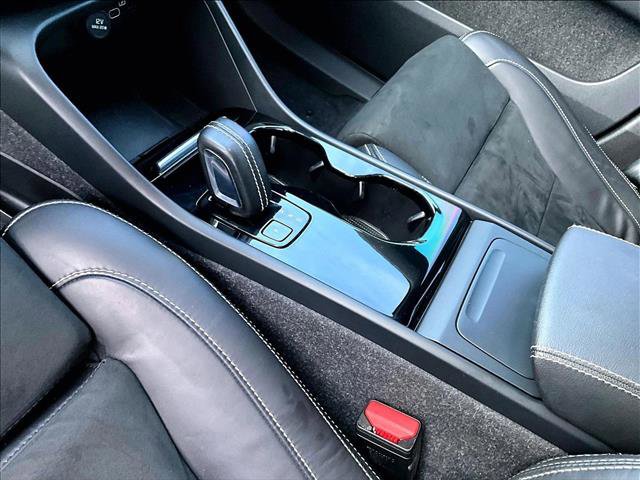 Used 2022 Volvo XC40 P8 Recharge Plus image 15