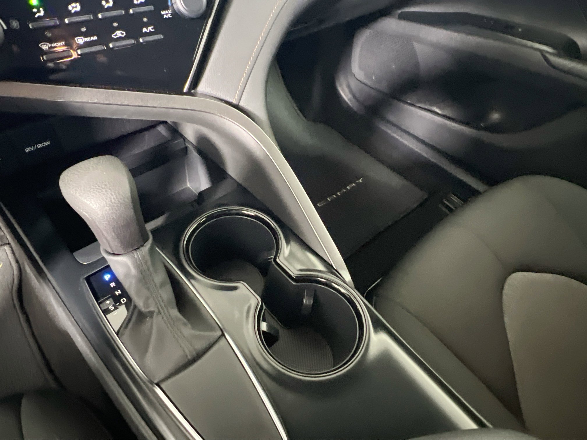 Used 2020 Toyota Camry LE image 25