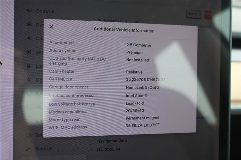 Used 2018 Tesla Model 3 Long Range RWD image 18