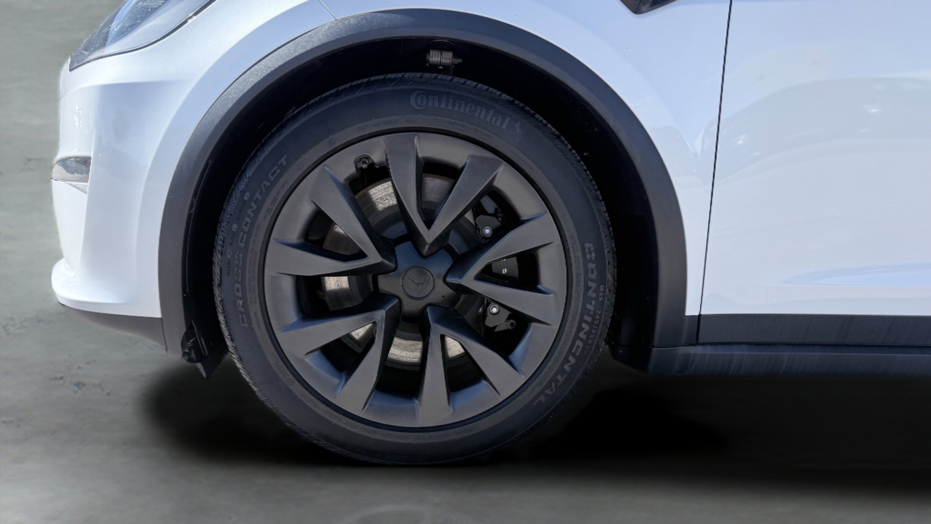 Used 2023 Tesla Model X image 18