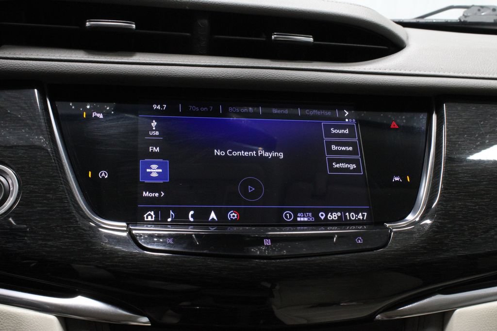 Used 2020 Cadillac XT6 Premium Luxury FWD image 2