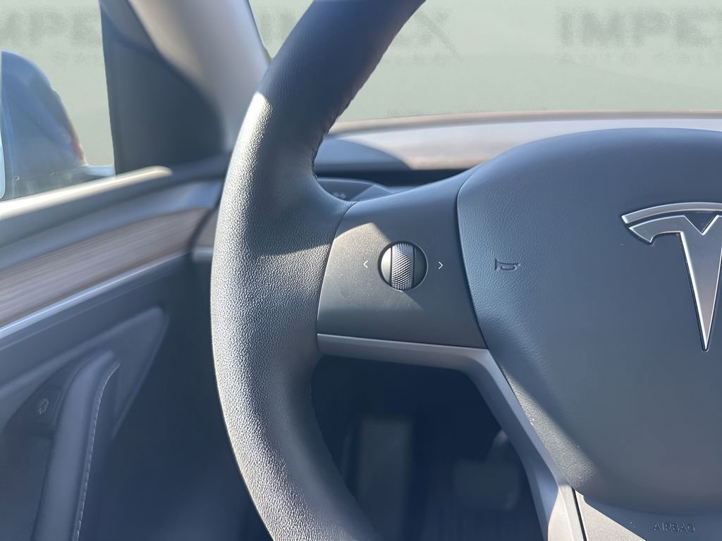 Used 2024 Tesla Model Y Long Range image 15