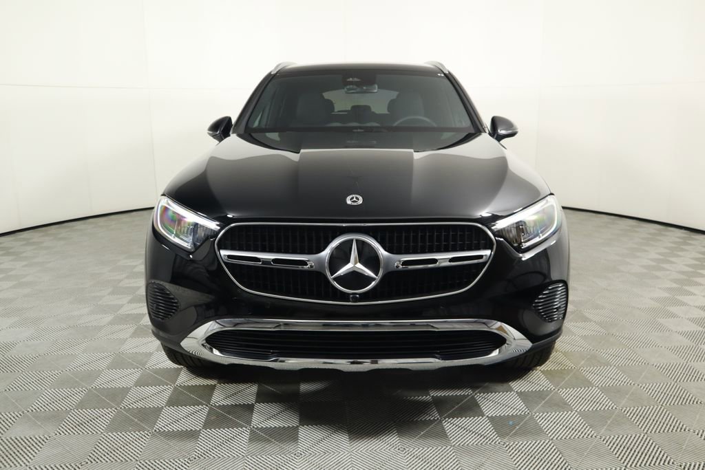 Used 2025 Mercedes-Benz GLC 300 image 2
