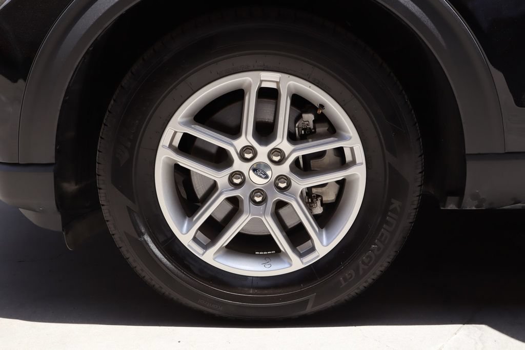 Used 2025 Ford Explorer Active RWD image 12
