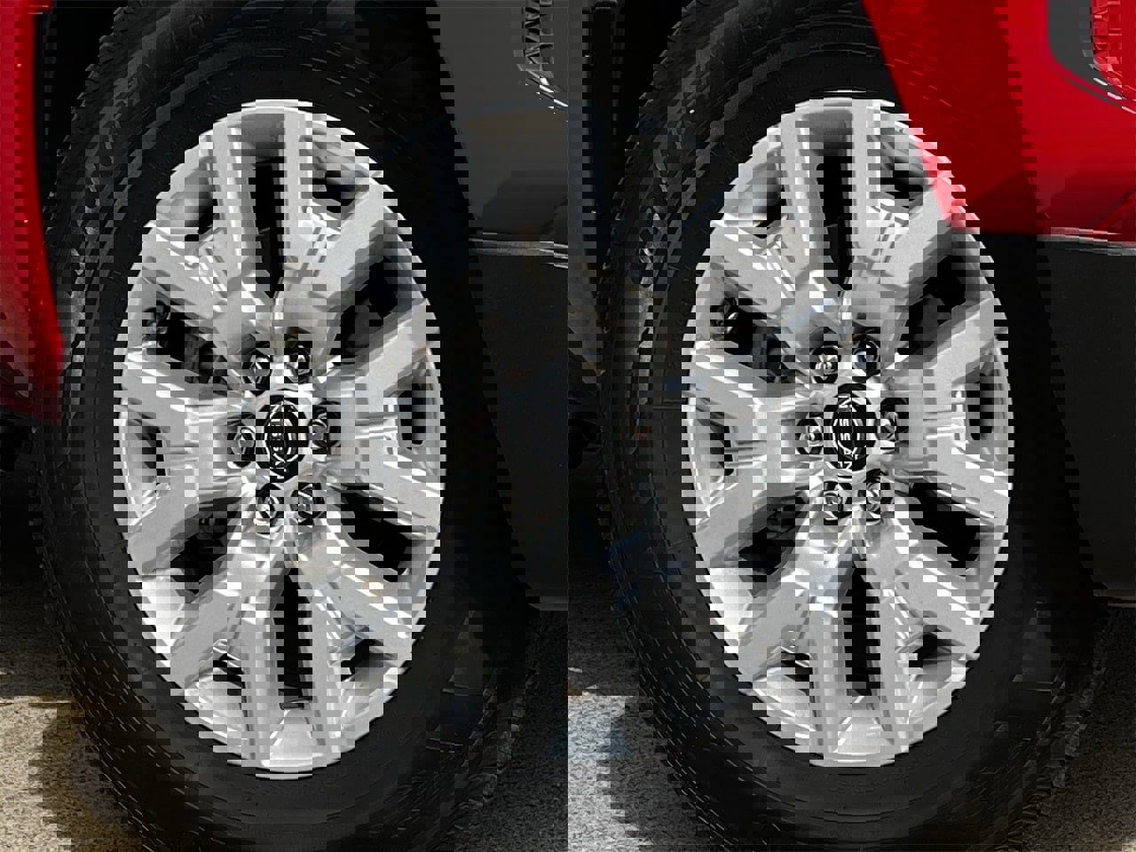 Used 2023 Nissan Frontier SV image 27