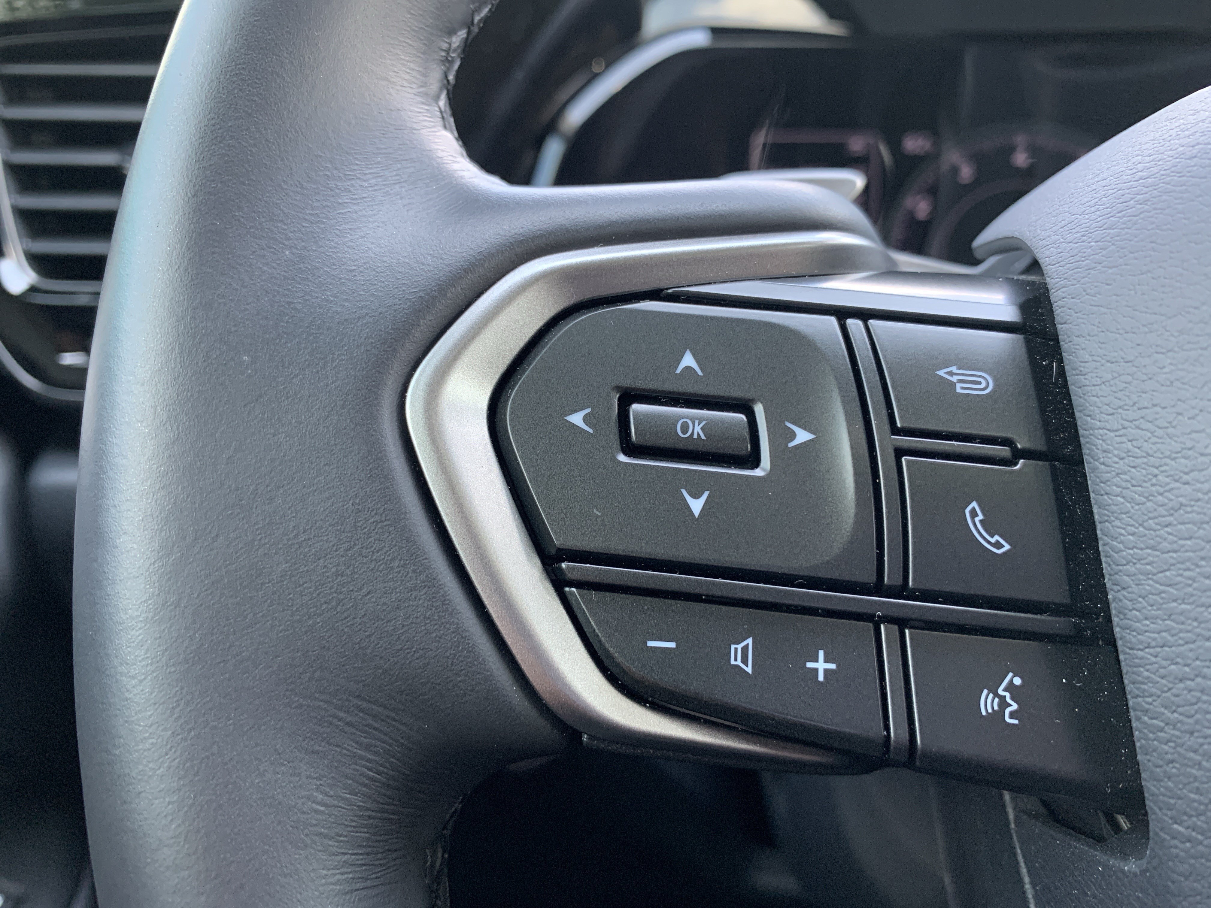 Used 2025 Lexus NX 250 FWD w/ Accessory Package (2T) image 19
