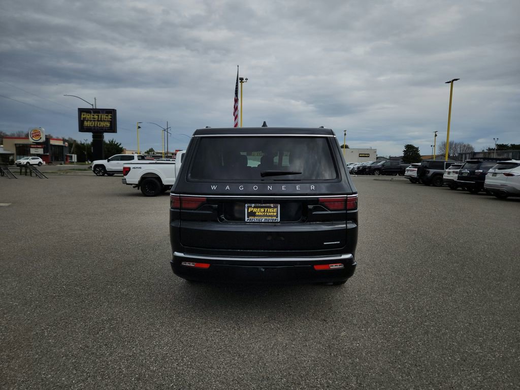 Used 2024 Jeep Wagoneer L Series II w/ Flexible Seating Group AWD/4WD image 6