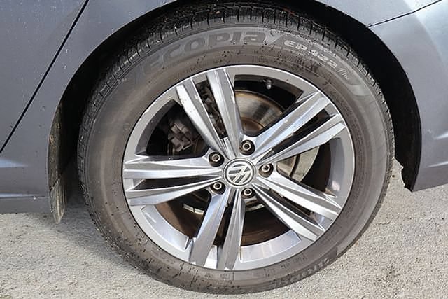 Used 2021 Volkswagen Jetta R-Line w/ R-Line Cold Weather Package FWD image 37