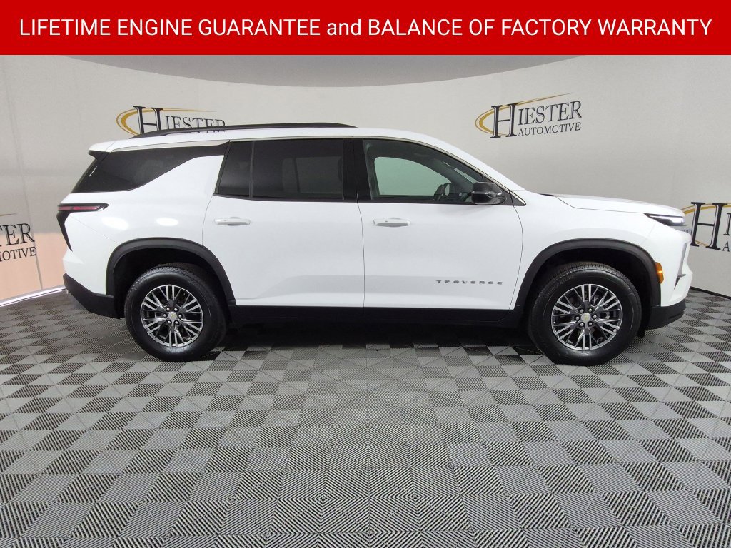 Certified 2026 Chevrolet Traverse LT FWD image 4