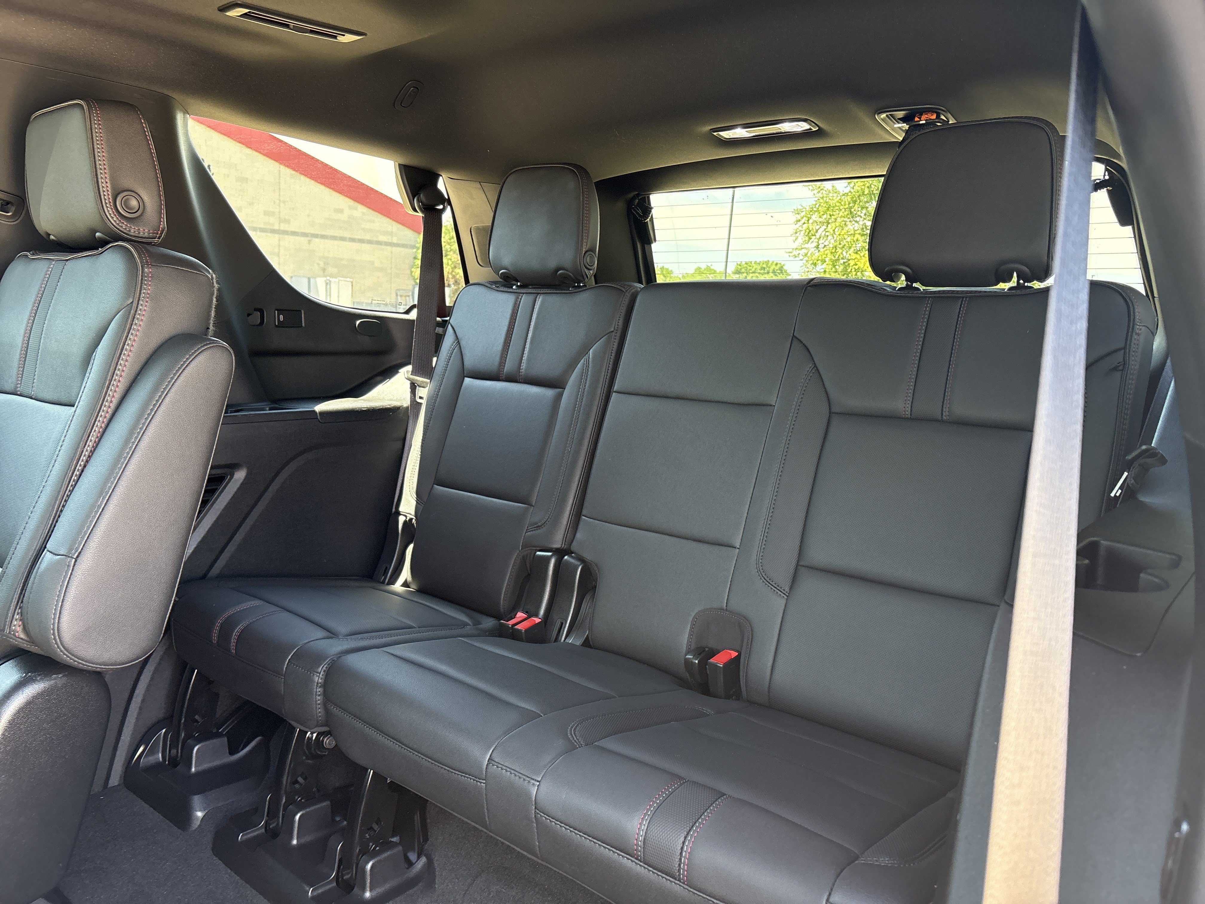 Used 2022 Chevrolet Tahoe RST w/ Luxury Package AWD/4WD image 14