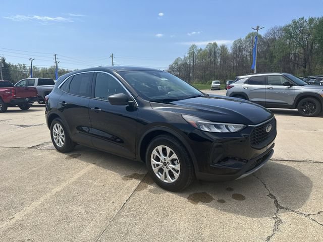Used 2023 Ford Escape Active w/ Cold Weather Package FWD image 11