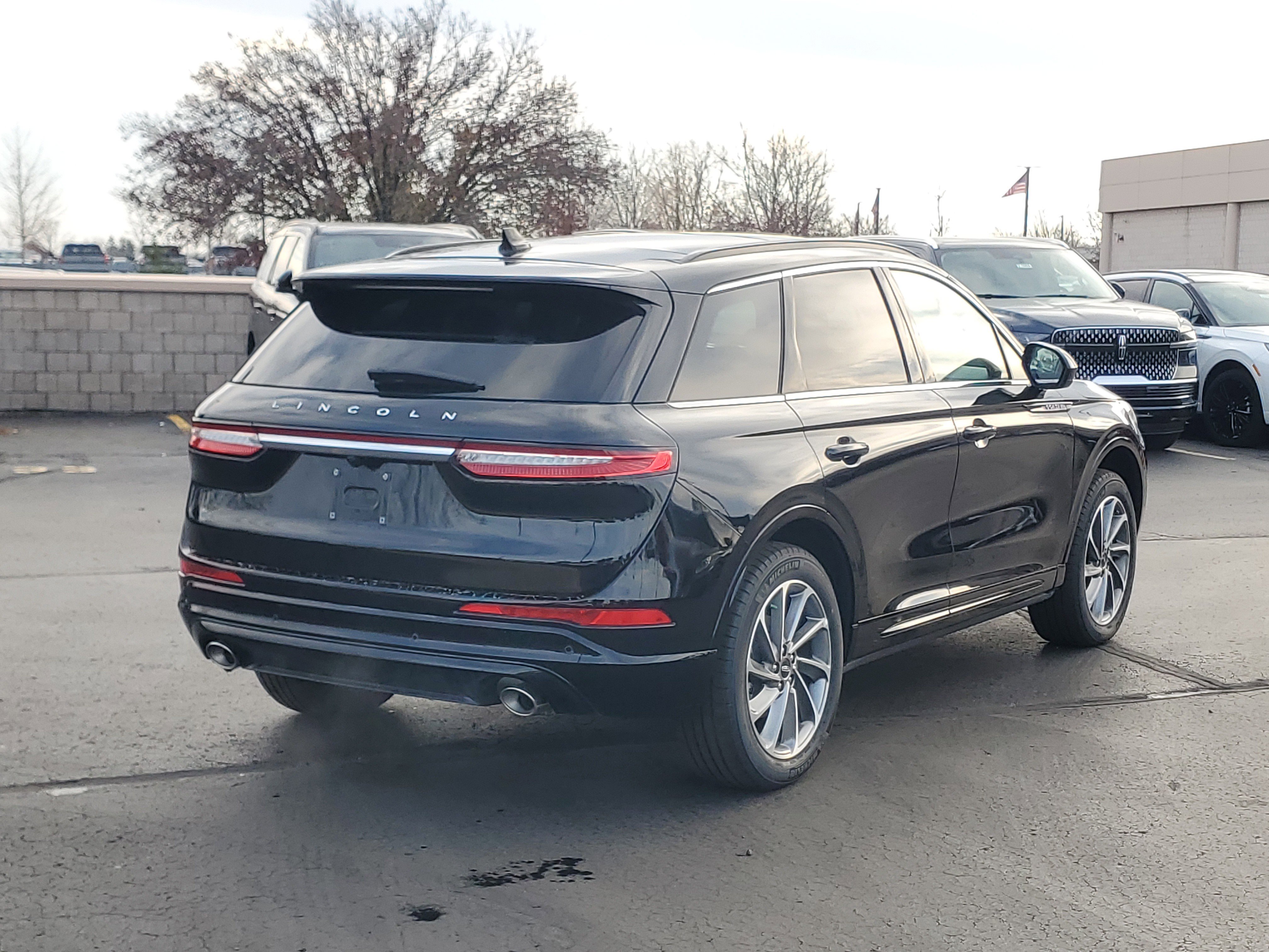 New 2025 Lincoln Corsair Grand Touring image 4