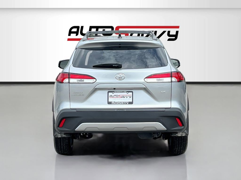 Used 2025 Toyota Corolla Cross LE FWD image 6