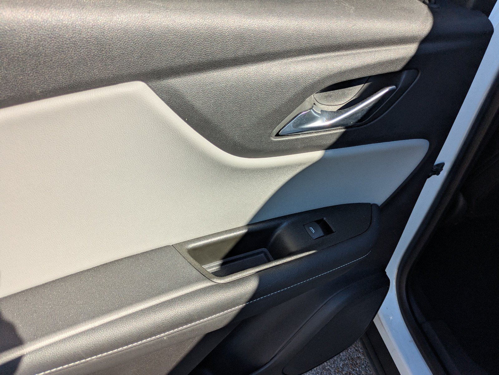 Used 2023 Chevrolet Blazer LT FWD image 14