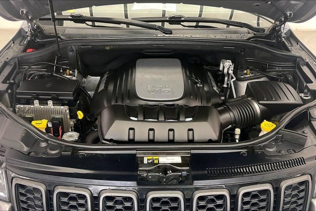 Used 2018 Jeep Grand Cherokee Trailhawk w/ Trailhawk Luxury Group AWD/4WD image 9