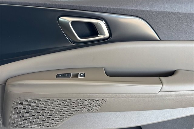 New 2026 Kia Carnival LX image 21