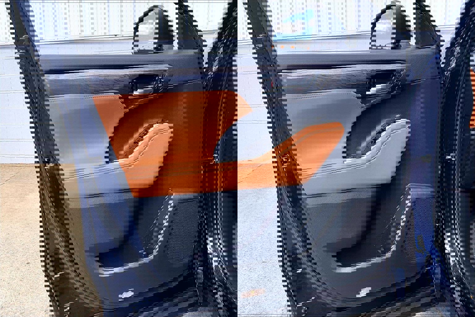 Used 2023 Toyota Highlander Platinum image 28