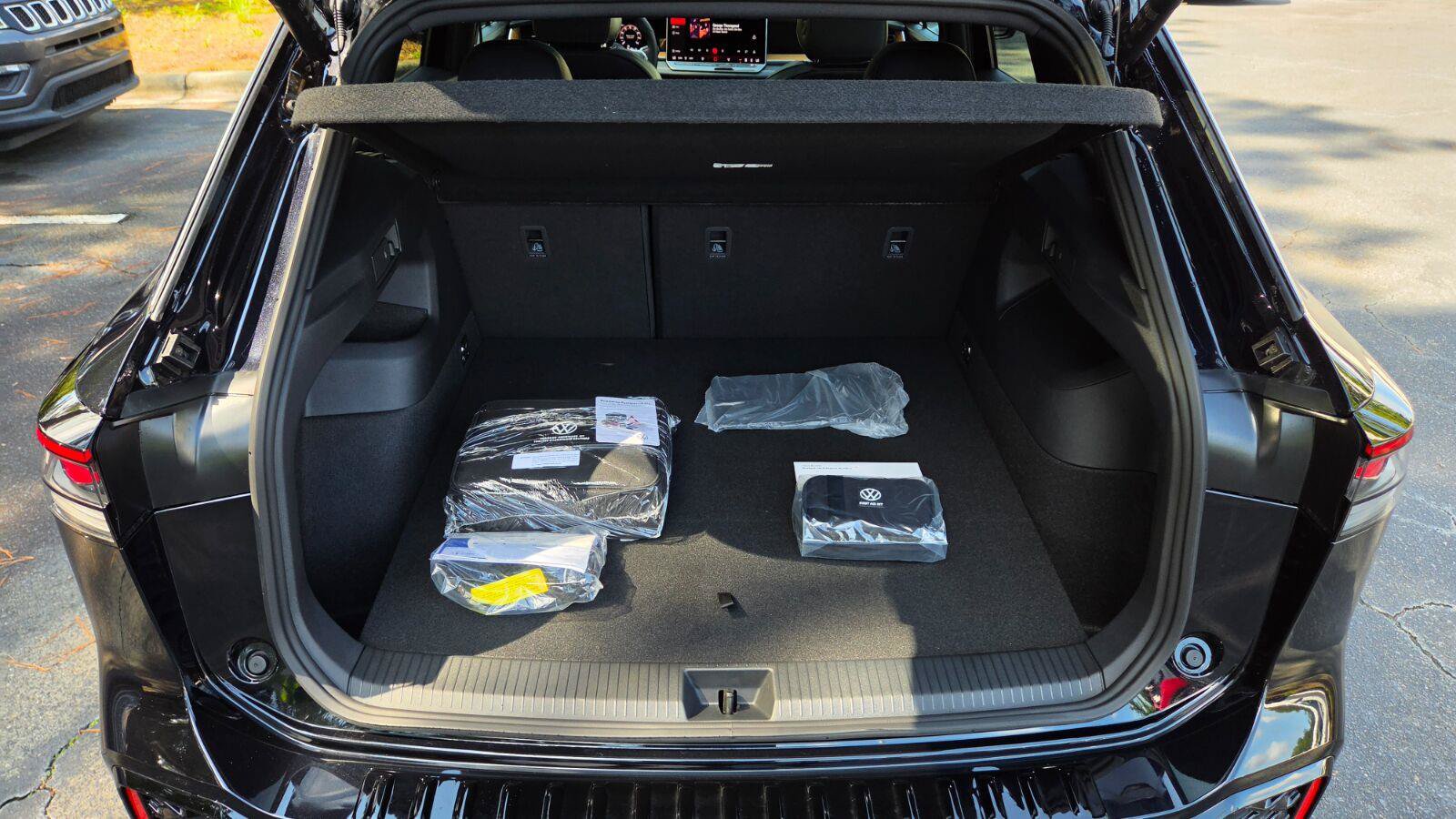New 2026 Volkswagen Tiguan SEL R-Line AWD/4WD image 63