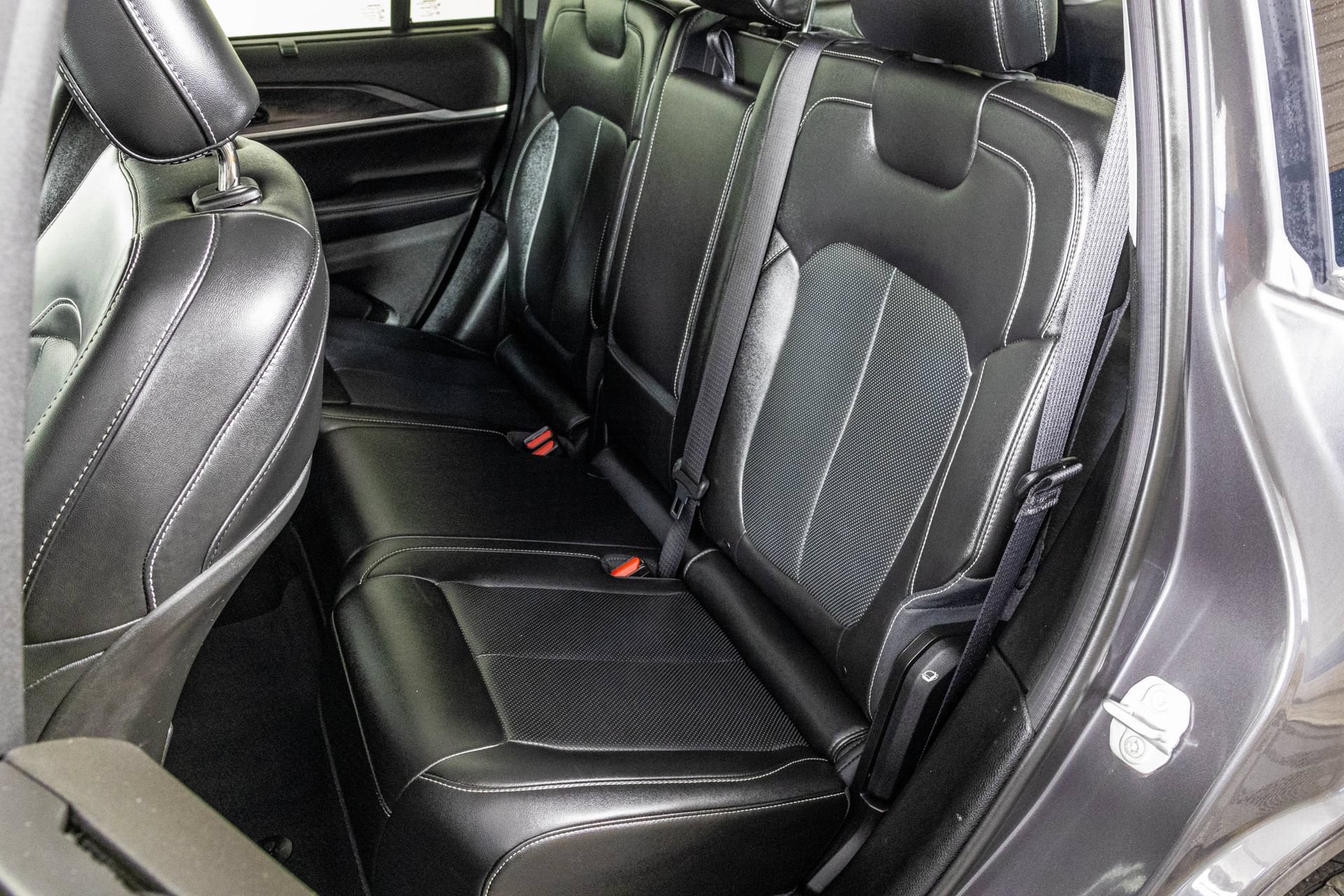 Used 2022 Jeep Grand Cherokee Limited 4xe w/ Luxury Tech Group II AWD/4WD image 41