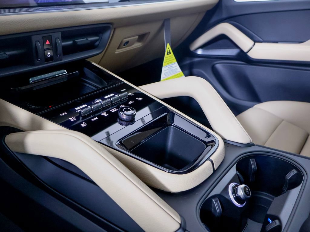 New 2026 Porsche Cayenne image 22