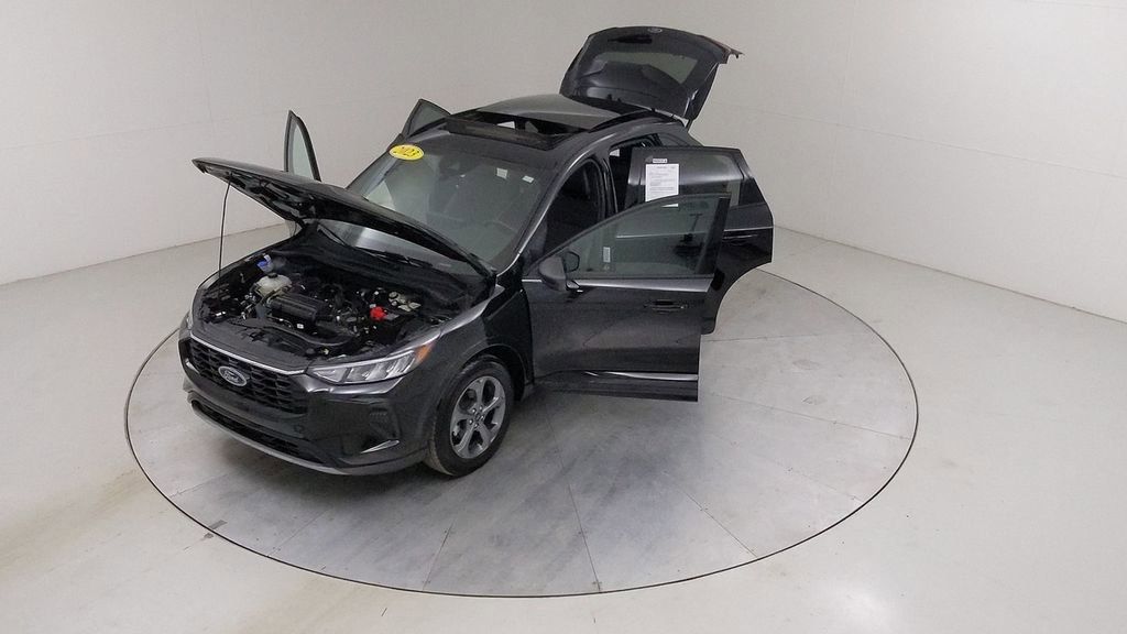 Certified 2023 Ford Escape ST-Line w/ Tech Pack #1 image 42