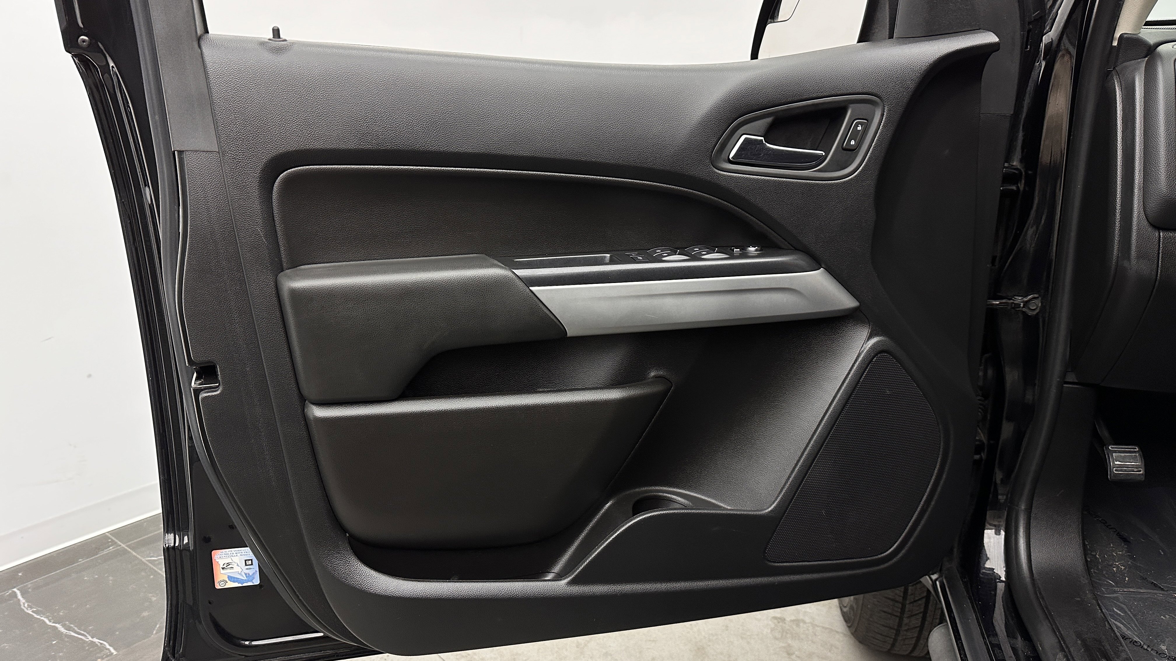 Used 2019 Chevrolet Colorado LT w/ Redline Special Edition AWD/4WD image 10