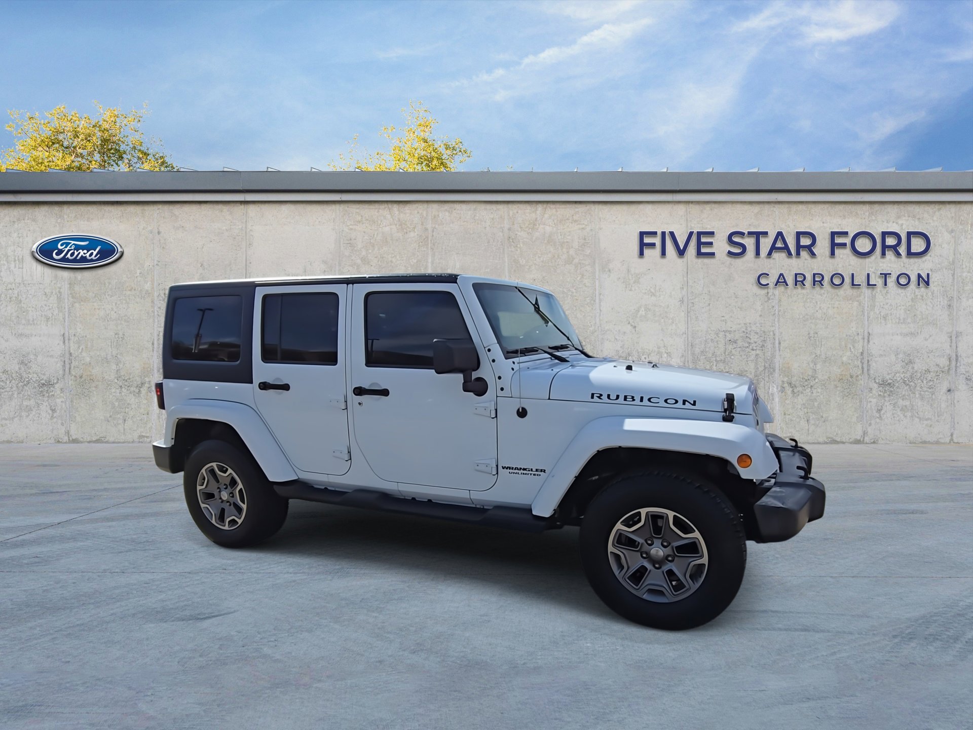 Used 2017 Jeep Wrangler Unlimited Rubicon w/ Connectivity Group image 2