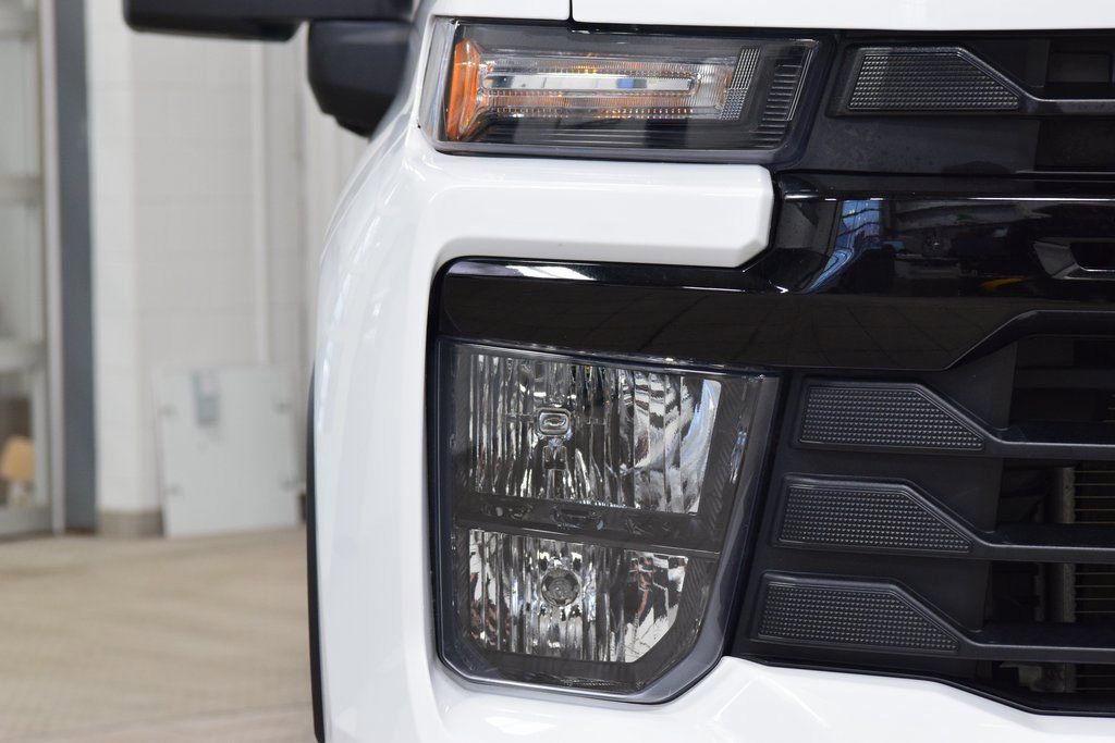 Used 2025 Chevrolet Silverado 2500 W/T w/ WT Convenience Package image 10