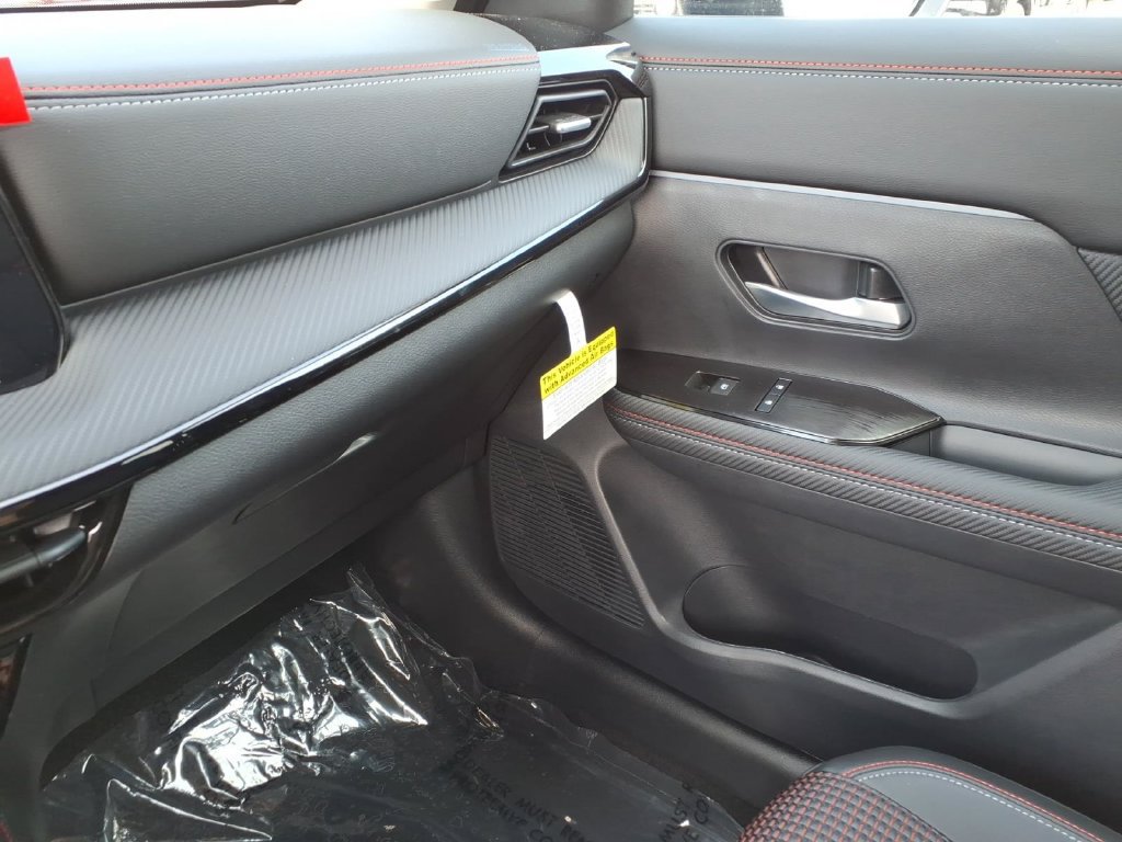 New 2027 Nissan Kicks SR w/ Cold Weather Package FWD image 33