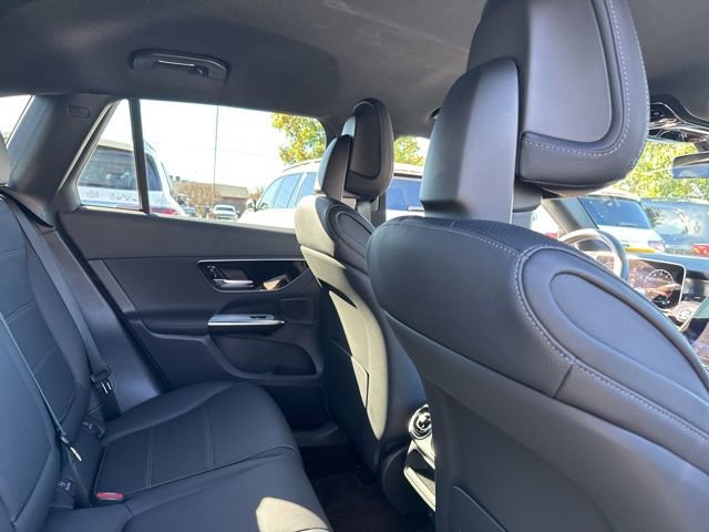 Used 2025 Mercedes-Benz GLC 300 4MATIC image 25