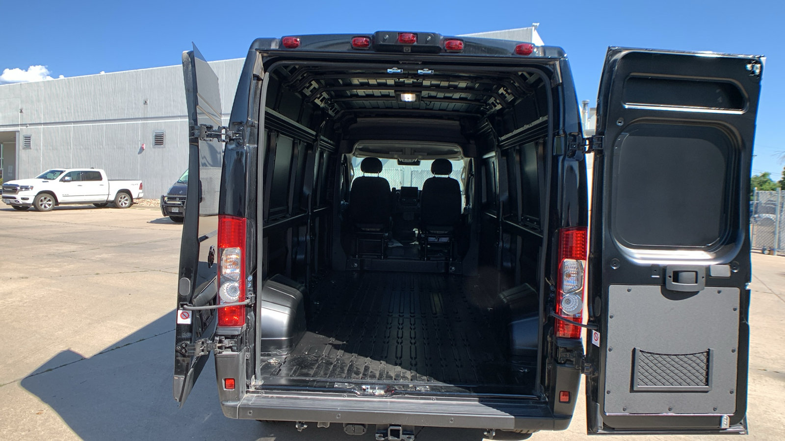New 2026 RAM ProMaster 2500 w/ Premium Convenience Group FWD image 30