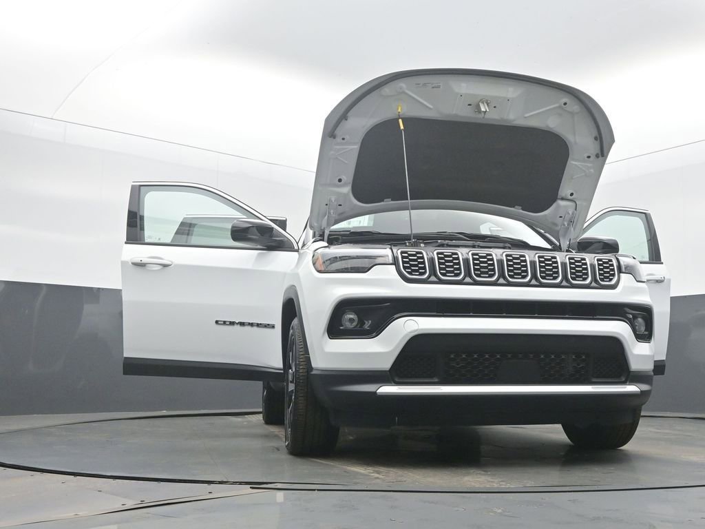 Used 2025 Jeep Compass Limited image 58