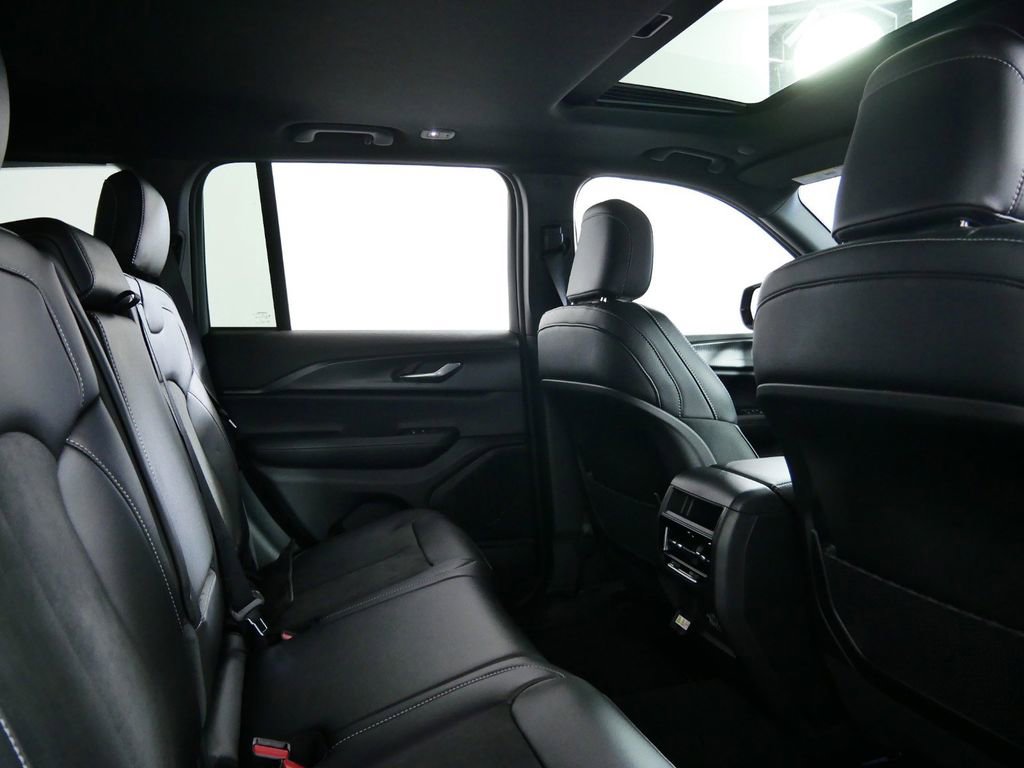 Certified 2024 Jeep Grand Cherokee Altitude image 27