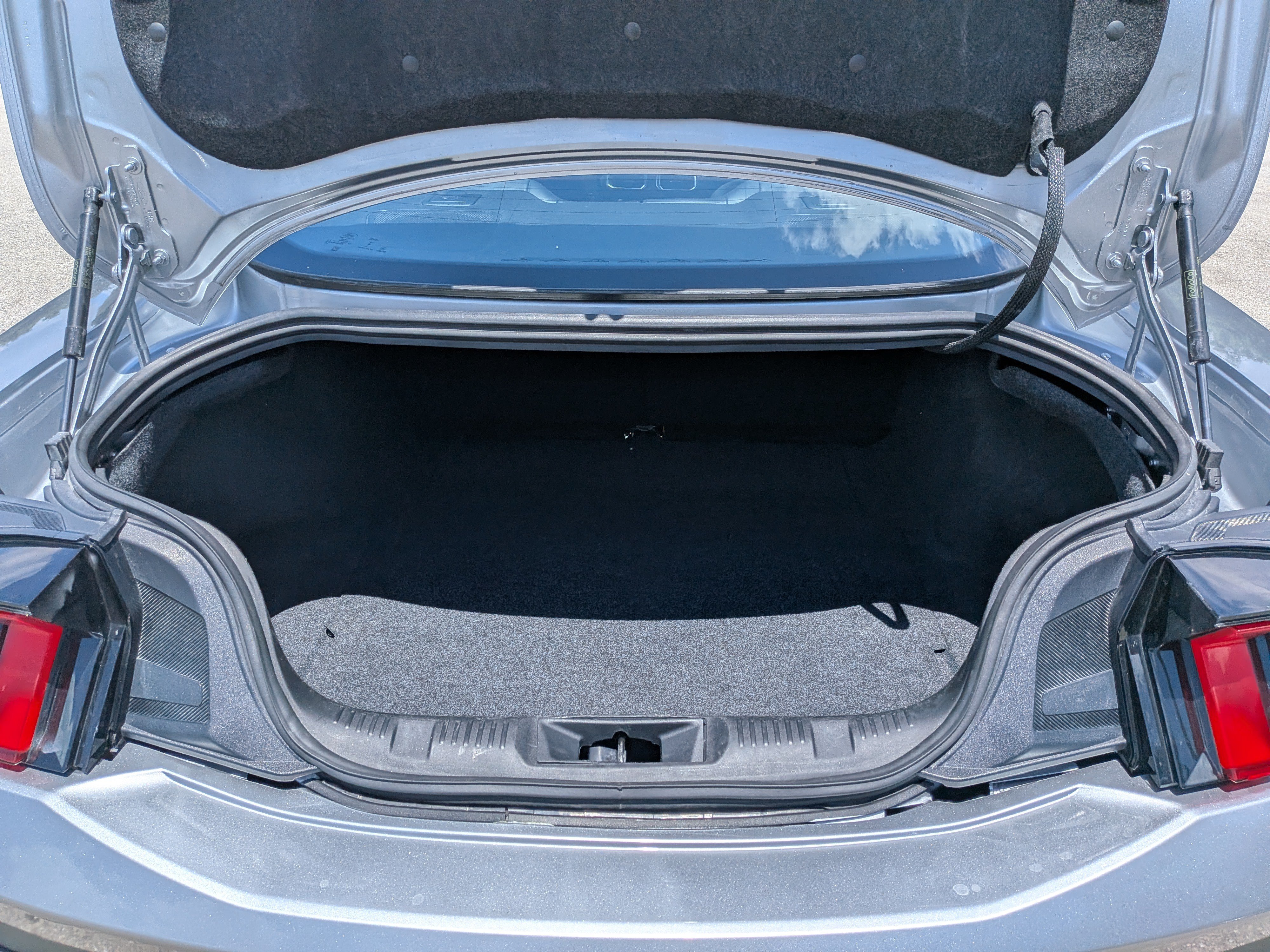 Used 2025 Ford Mustang Premium RWD image 13