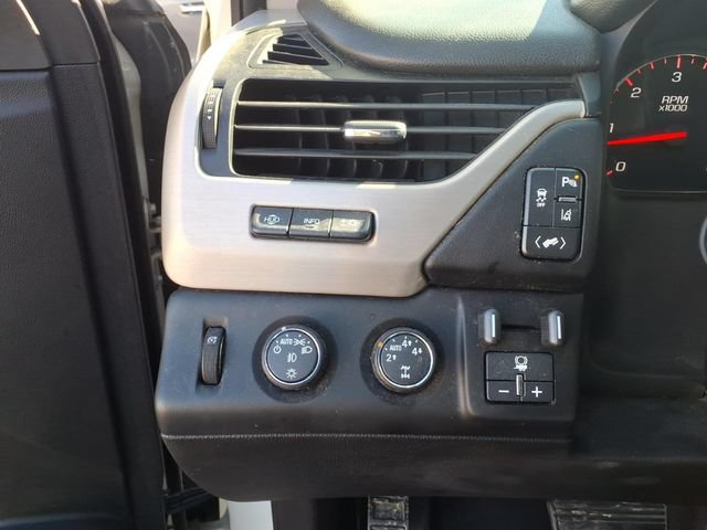 Used 2015 GMC Yukon XL Denali w/ Touring Package AWD/4WD image 16