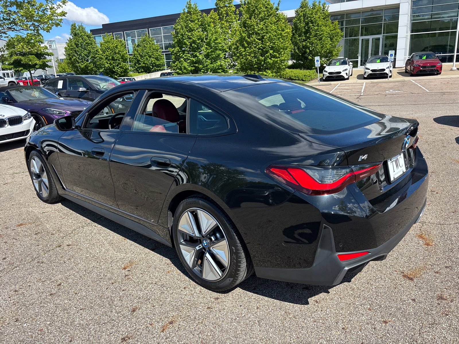 Used 2023 BMW i4 eDrive35 w/ Premium Package RWD image 7