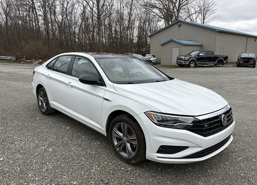 Used 2019 Volkswagen Jetta R-Line w/ R-Line Cold Weather Package image 3