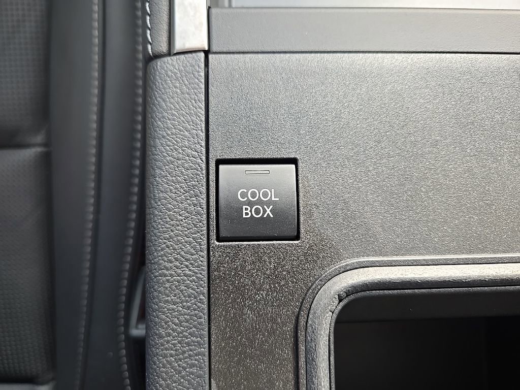 Used 2025 Lexus GX 550 w/ Accessory Package (2T) image 39