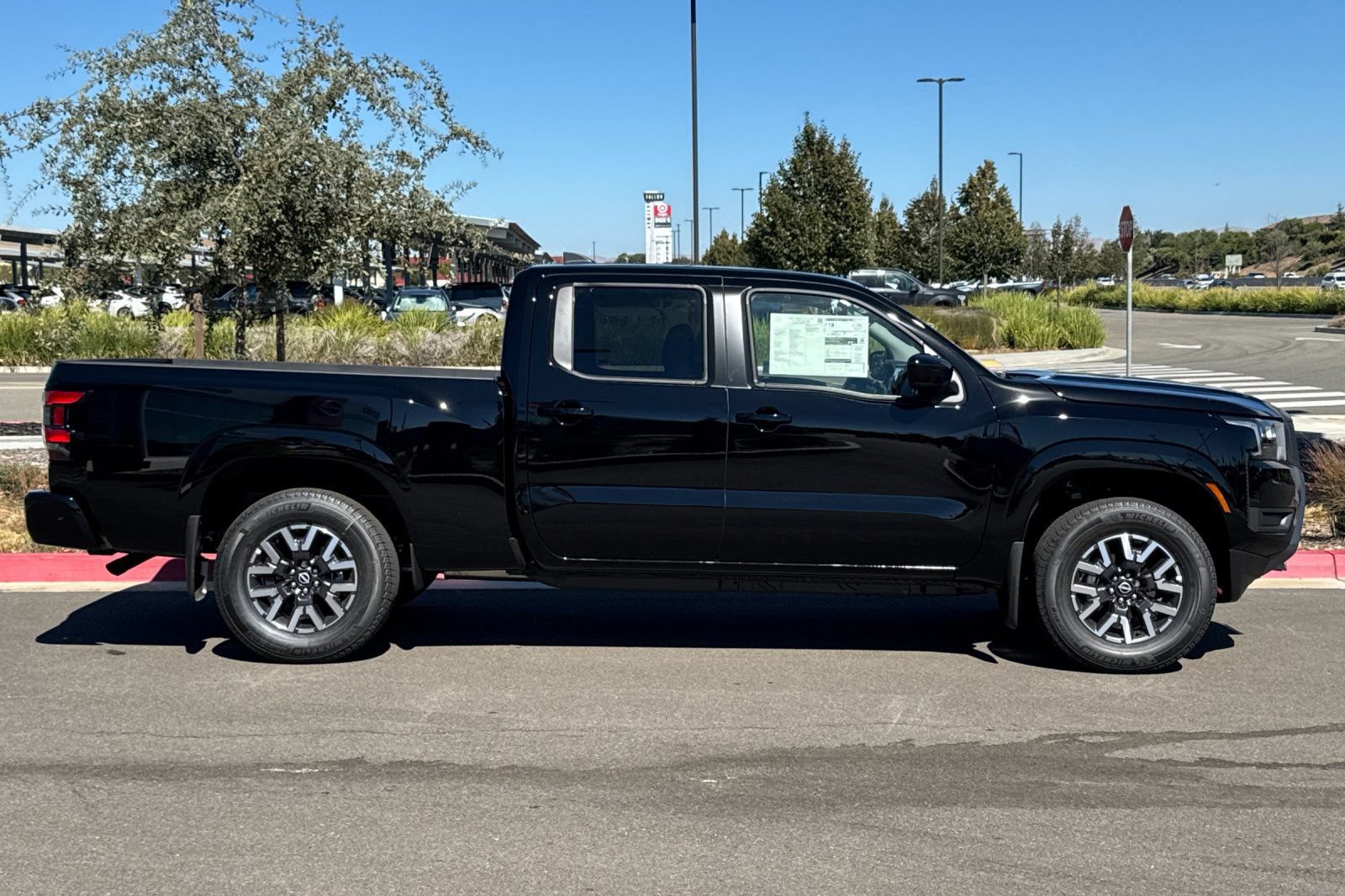 New 2026 Nissan Frontier SV w/ Tow Package AWD/4WD image 3